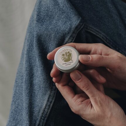 mazidło do skórek i paznokci, paznokcie, zdrowe paznokcie, ochrona paznokci, mazidło, skórki, wosk pszczeli, masło Shea, lśniące paznokcie, nagietek, Róża, lawenda, kosmetyk, pielęgnacja,